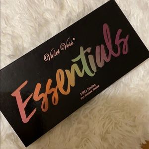 Violet boss eyeshadow palette